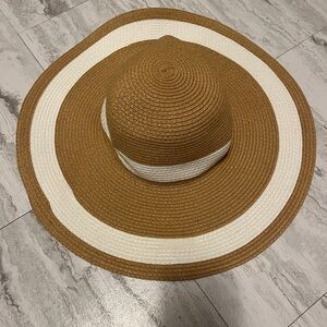 Shade & Shore Tan and White Sun Hat